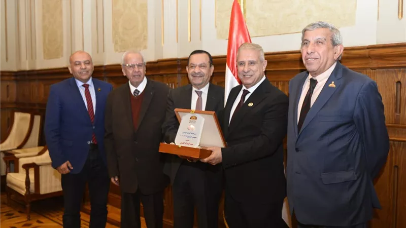 زراعة الشيوخ تكرم رئيسها ووكيلها بالفصل التشريعى الأول