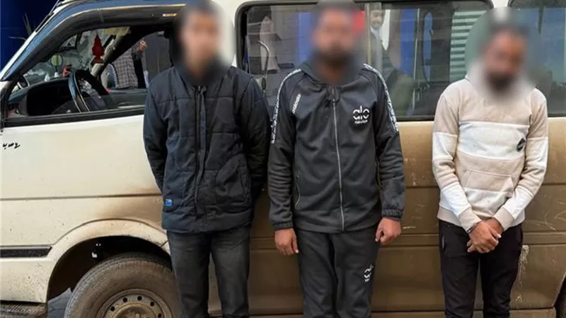 توجيه الناخبين فى زفتى.. القبض على 3 أشخاص بجوار لجنة انتخابية 