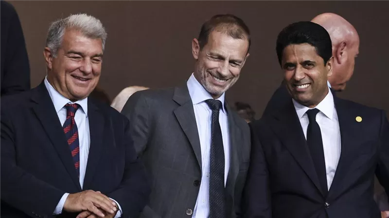 دور محوري لناصر الخليفي في خلافات برشلونة وريال مدريد بسبب السوبر