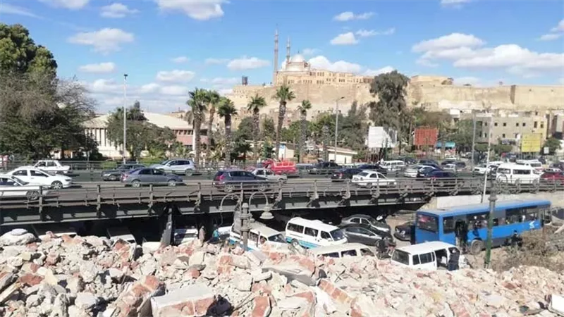 موعد إزالة كوبري السيدة عائشة وخريطة الطرق البديلة.. محافظ القاهرة يوضح