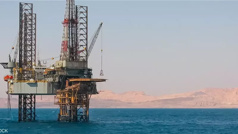 خاص.. استثناء حقل «ظهر»من العقوبات البريطانية رغم حصة روسنفت الروسية