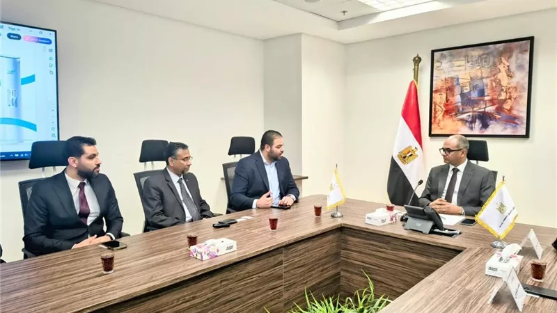 نائب الإسكان يبحث توطين صناعة تحلية المياه مع شركة كورية