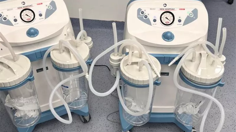 شركة شلاتين للثروة المعدنية تدعم مستشفى شلاتين المركزي بأجهزة طبية 
