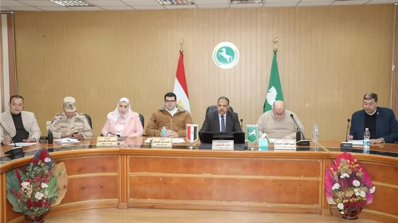 فى اليوم الثانى لانتخابات الإعادة.. محافظ الشرقية يترأس غرفة العمليات الرئيسي