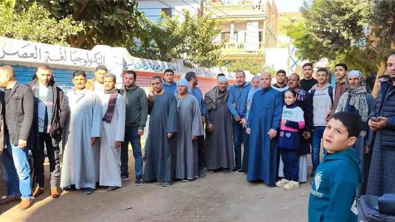 استمرار توافد الناخبين على لجان انتخابات مجلس النواب بفاقوس