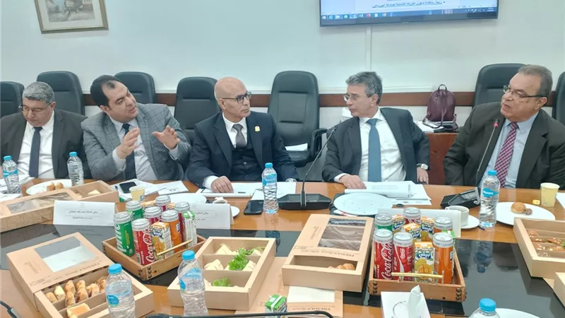 لجنة الضرائب والجمارك باتحاد الصناعات تناقش مشكلات الصناع بحضور قيادات حكومي