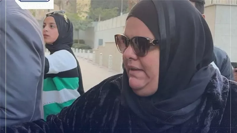 بحضور شقيقتها.. وصول جـثمان نيفين مندور إلى القاهرة لتشييعها لمثواها الأخير 