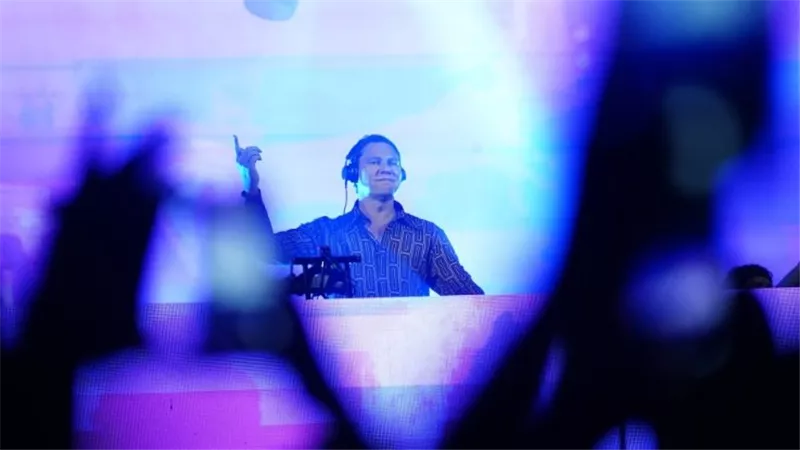  أفضل دي جي في العالم.. مالا تعرفه عن TIËSTO 