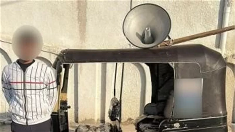 توك توك ومكبر صوت لتوجيه الناخبين لصالح مرشح بدائرة بيلا بكفر الشيخ