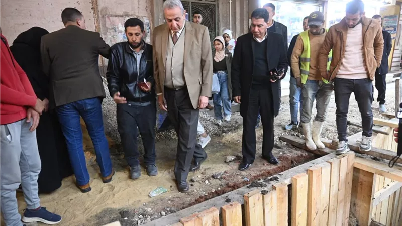 محافظ الغربية يتابع ميدانيًا تطوير ورصف شارع فلسطين بزفتى.. أعمال إحلال وتجديد