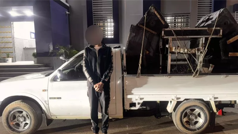 سيارة منتهية الترخيص بمكبر صوت لتوجيه الناخبين تجوب البرلس بكفر الشيخ