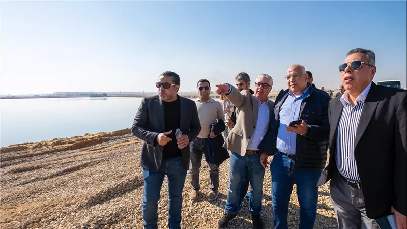 جولة تفقدية لرئيس اقتصادية قناة السويس بالقنطرة غرب لمتابعة مستجدات المشروعات