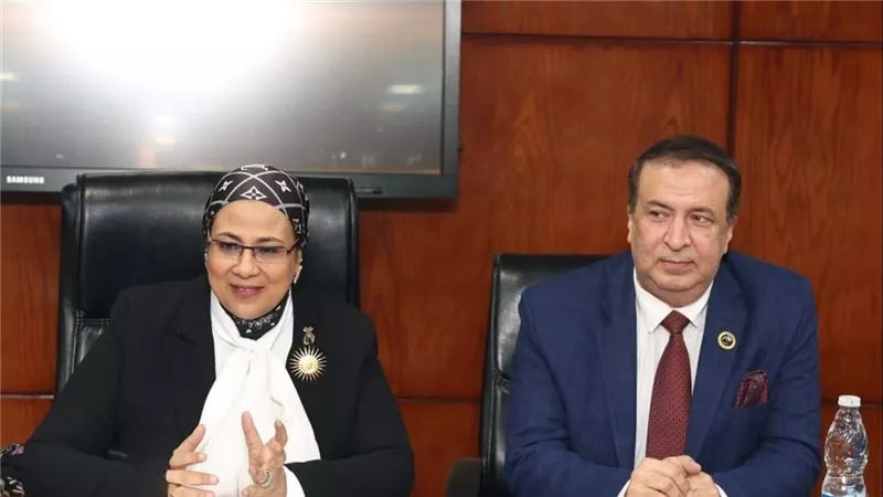 المستشارة أمل عمار تشارك في الدورة التدريبية لضباط القضاء العسكري 