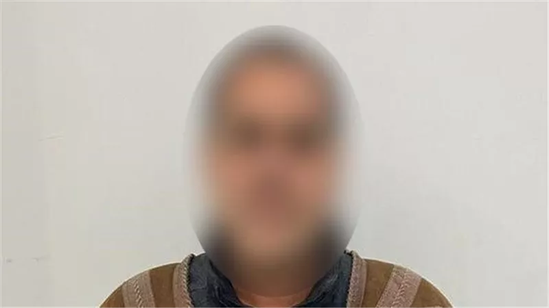 نداء فى ميكروفون المسجد.. شخص يحث الواطنين على انتخاب مرشح بدائرة قطور 