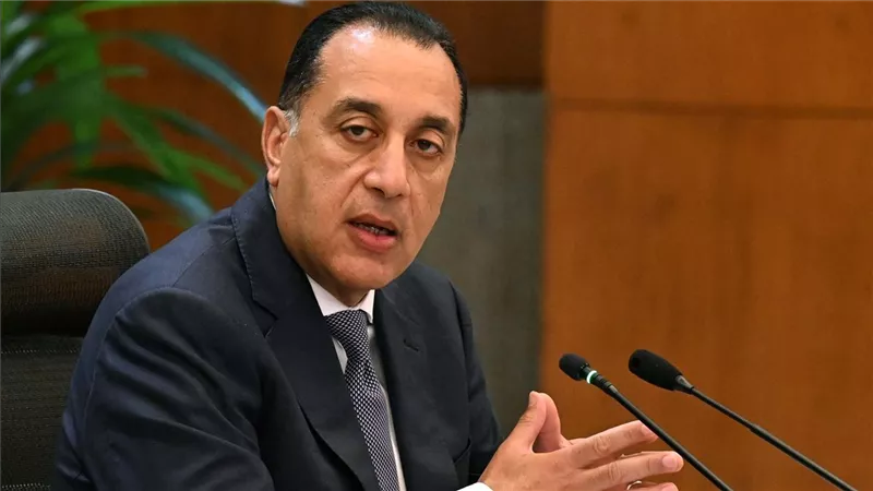 رئيس الوزراء يُغادر القاهرة متجهاً إلى لبنان لبحث ملفات تعزيز التعاون المشترك