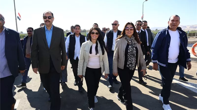 وزيرة التخطيط والتنمية ومحافظ سوهاج يفتتحون حديقة مدينة ناصر العامة