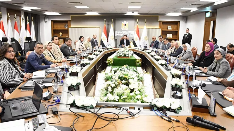 وزير الشباب يضع اللمسات الأخيرة لمشروع تحويل مراكز الشباب إلى مراكز خدمه
