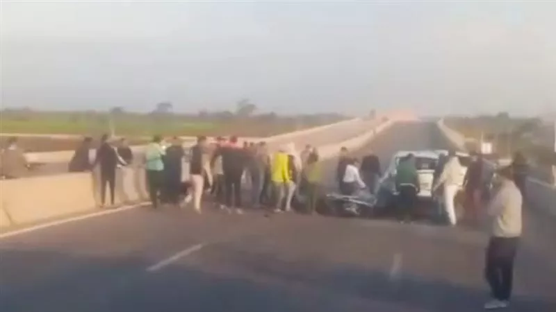 مصرع شاب وإصابة اثنين في حادث تصادم على طريق طنطا – زفتى الجديد بالسنطة