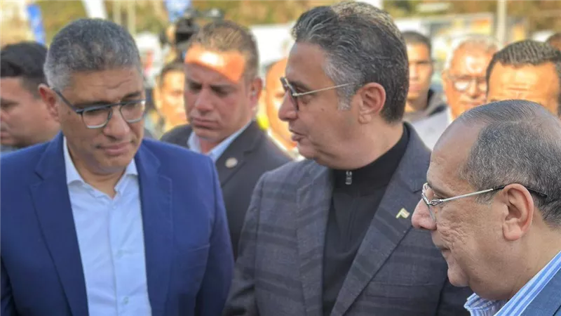 جولة تفقدية لوزير التموين ومحافظ الجيزة داخل سوق اليوم الواحد بحدائق الأهرام