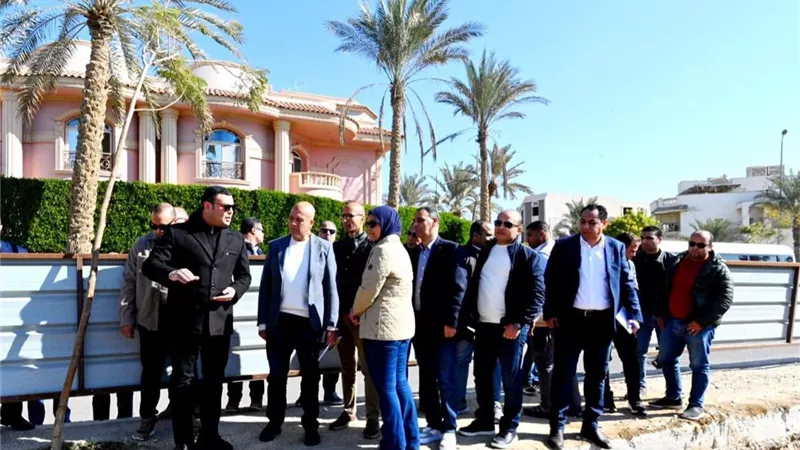 وزير الإسكان يتفقد طريق الريفيرا البديل لمحور 26 يوليو بالشيخ زايد