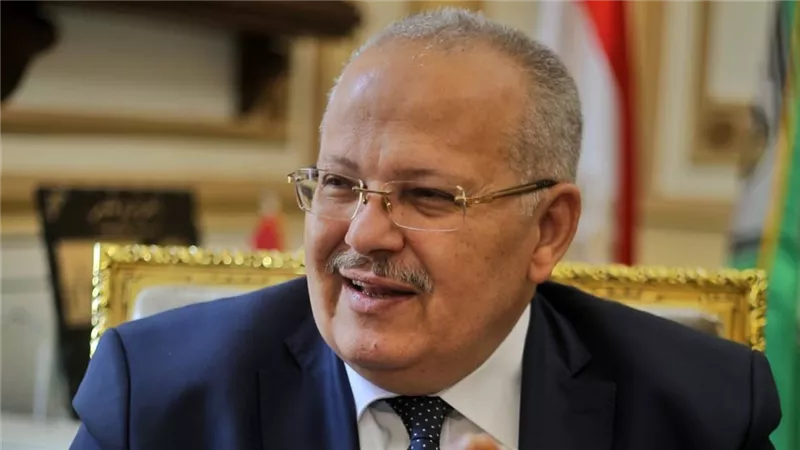رئيس جامعة القاهرة يهنئ الدكتور محمد الخشت لتكريمه بجامعة السوربون 