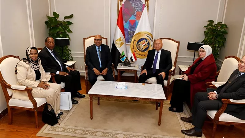 وزير الصناعة: تنفيذ محطة بضائع بميناء دار السلام من خلال الشركات المصرية