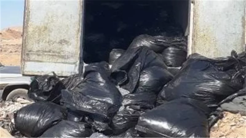 إحباط محاولة إلقاء نفايات طبية بالطريق العام شرق أسوان وإحالة الواقعة للنيابة
