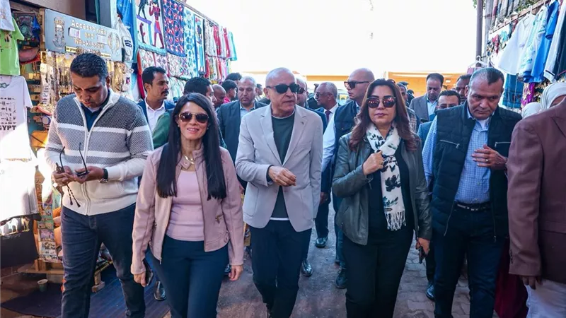 وزيرتا التنمية والتخطيط ومحافظ الأقصر يتفقدون تطوير كورنيش إسنا