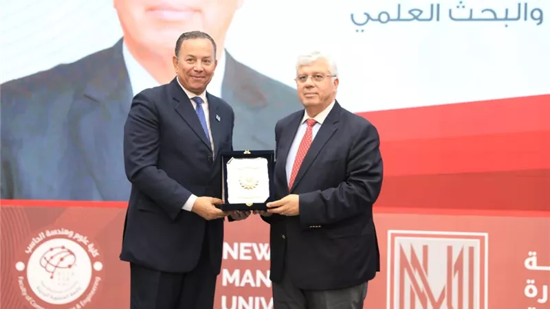 وزيرالتعليم العالي ومحافظ الدقهلية يشهدان حفل تخريج دفعة من  جامعة المنصور