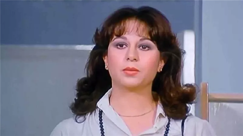 «أمي حنونة وفنانة عظيمة».. عمر الفيشاوي يكشف اللحظات الأخيرة لسمية الألفي