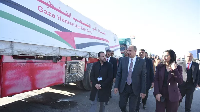 وزارة التموين تطلق القافلة الخامسة عشرة للمساعدات العاجلة إلى غزة