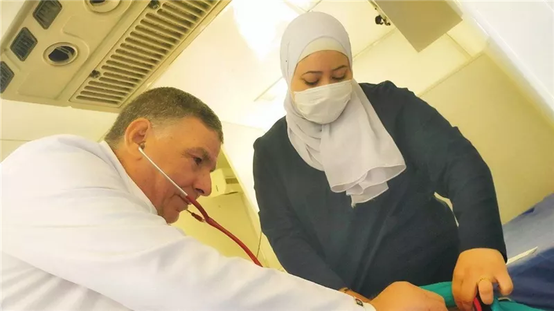 الكشف المجانى على 468 مريض فى قافلة كفر صقر الطبية بالشرقية
