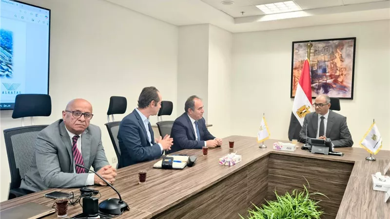 نائب وزير الإسكان يلتقي شركة تركية لاستعراض فرص مشروعات مياه وصرف صحي