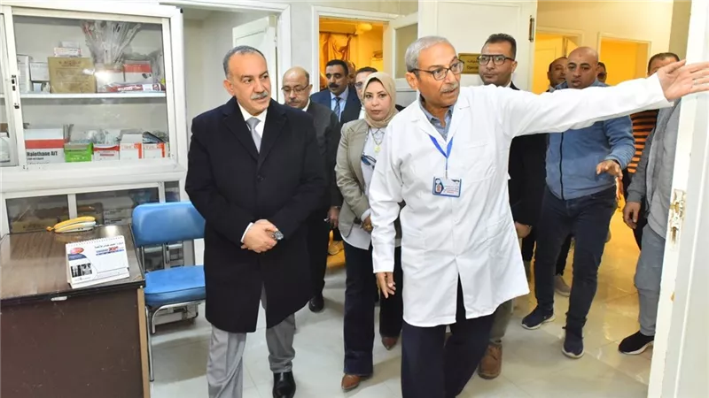 محافظ أسيوط يتفقد المركز التخصصي لعلاج الحروق بالمعلمين 