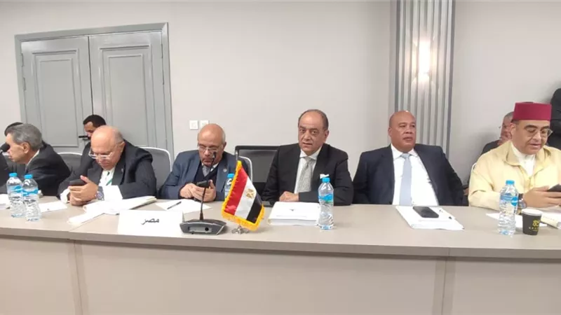  غرفة القاهرة تؤكد تعزيز التكامل الاقتصادي وتسهيلات الاستثمار في الدورة 136