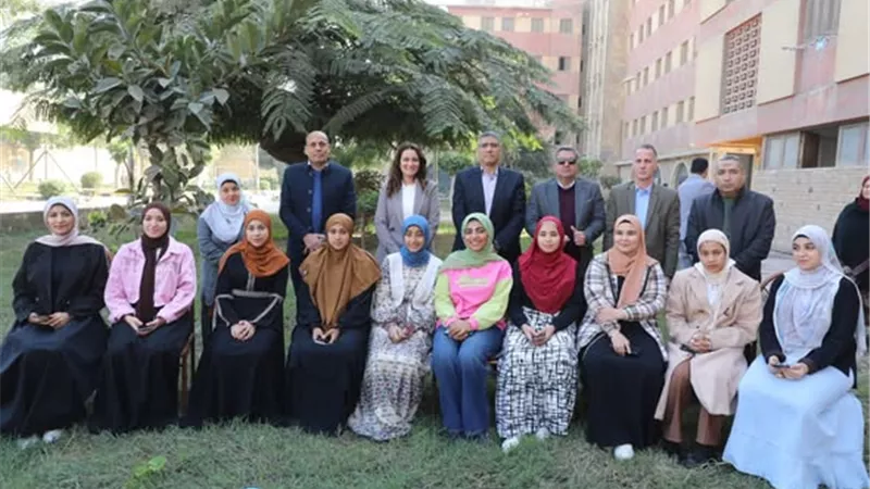 محافظ الجيزة يتفقد مدينة الطالبات بالعجوزة لمتابعة مستوى الخدمات