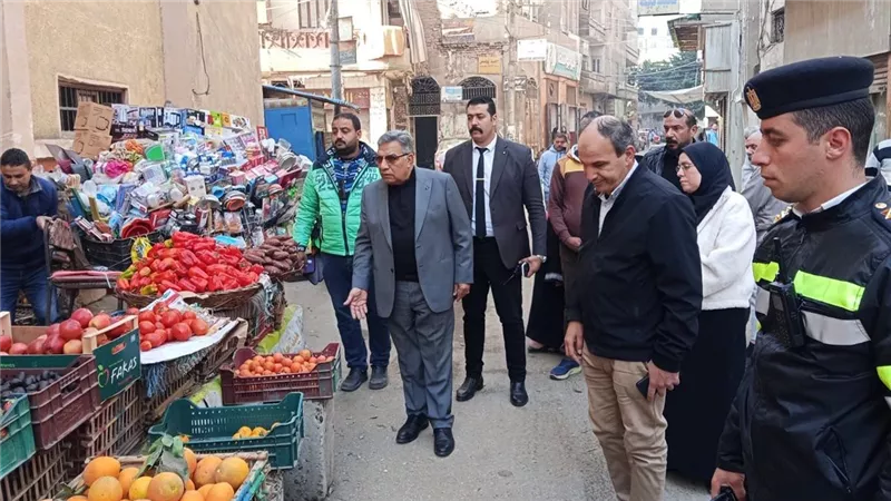 محافظ الدقهلية يتابع أعمال النظافة ورفع الإشغالات بشوارع وميادين المنصورة