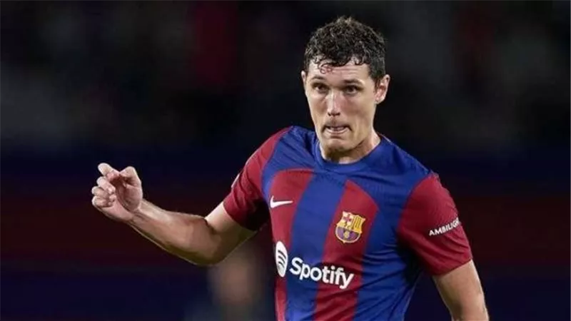برشلونة يعلن إصابة أندرياس كريستنسن بقطع في الرباط الصليبي 
