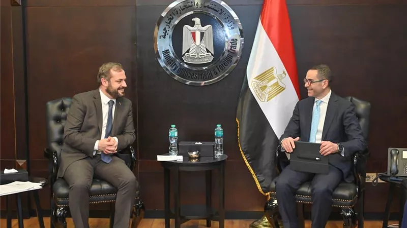 وزير الاستثمار يستقبل وزير الاقتصاد بجمهورية أرمينيا لبحث سبل تعزيز العلاقات