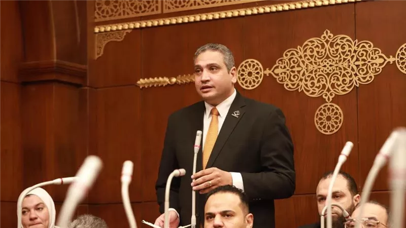 عماد خليل يطالب الحكومة بخطة شاملة لمواجهة التغيرات المناخية وحماية السواحل