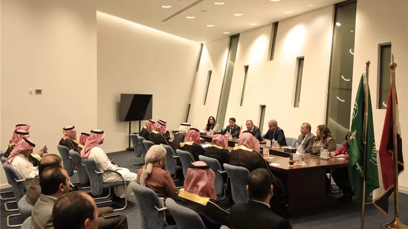 لقاء موسع لوزير السياحة مع وزير الحج السعودي لبحث التعاون المشترك