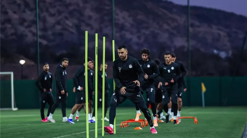 القوة الضاربة في الهجوم.. حسام حسن يستقر على تشكيل منتخب مصر أمام زيمبابوي