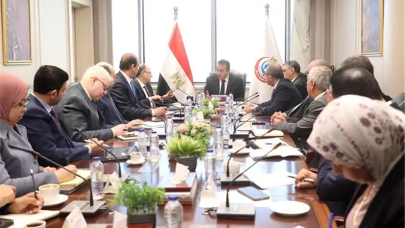 وزير الصحة يعقد اجتماعًا موسعًا لبحث دعم وتمكين توطين الصناعات الدوائية في مصر