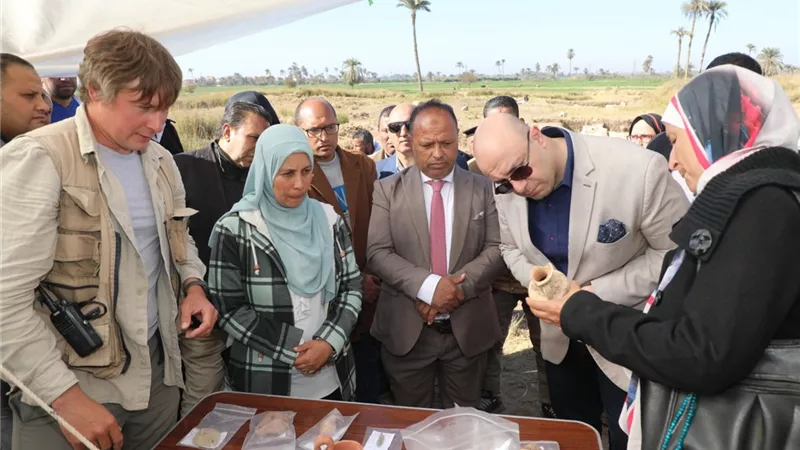 بنى سويف توفير التيسيرات لتسهيل عمل البعثة المصرية الروسية بمعبد بطليموس