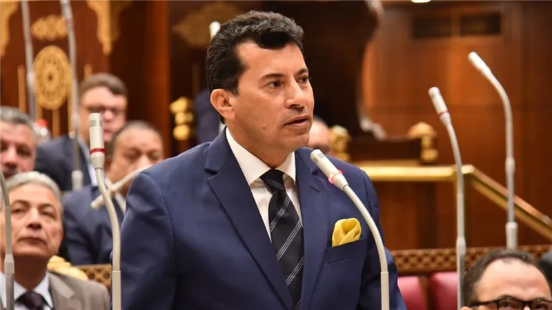 وزير الشباب أمام 