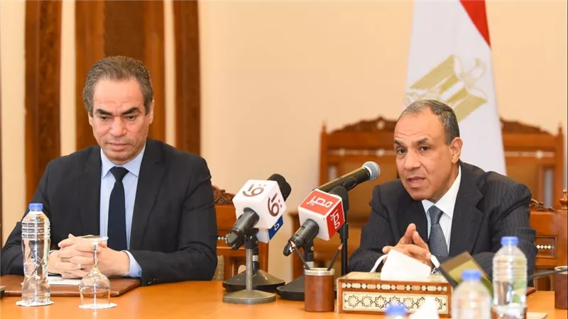 وزير الخارجية يؤكد خلال لقائه بالمسلماني أهمية دعم الإعلام للأمن القومي المصري