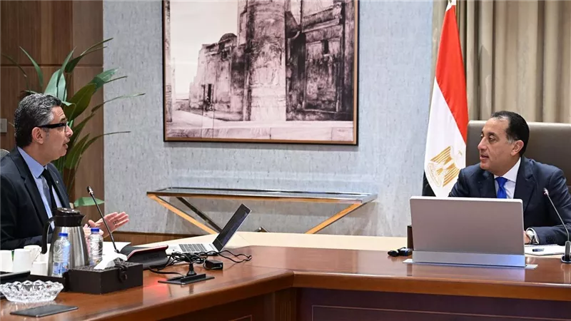 رئيس الوزراء يتابع مع وزير التموين مستجدات ملف تطوير منظومة الدعم 