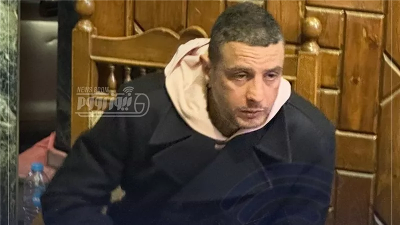 بعد عودته من السفر.. انهيار أحمد الفيشاوي في عزاء والدته سمية الألفي