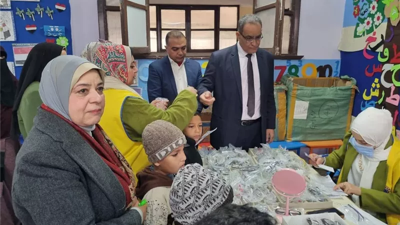 الأتوبيس الداعم يواصل جولاته في مدارس بني سويف لرصد الانضباط والتحصيل الدراسي