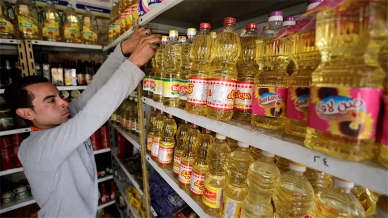 أسعار زيوت الطعام الجديدة 2025 بعد انخفاضها 20%.. سعر العبوة بقى بكام؟